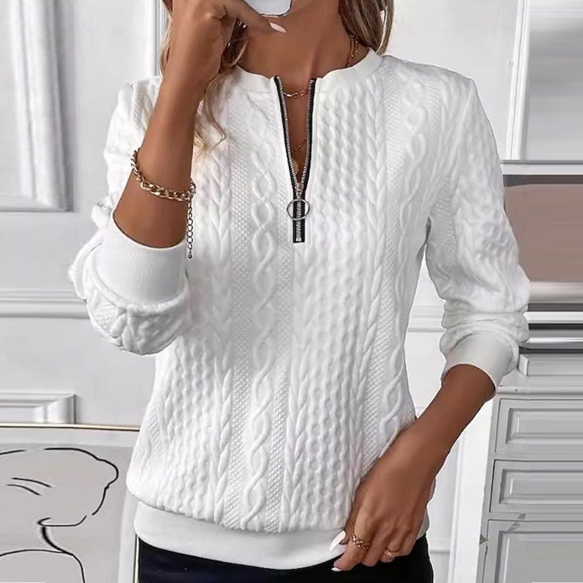 Classic White Jumper with Long Sleeves and Zipper for Women | Ideal for Winter