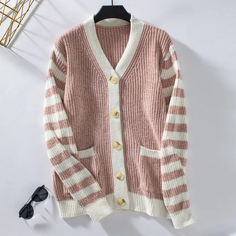 Women's Elegant V-neck Buttoned Knit Cardigan with Pockets | Ideal for Winter