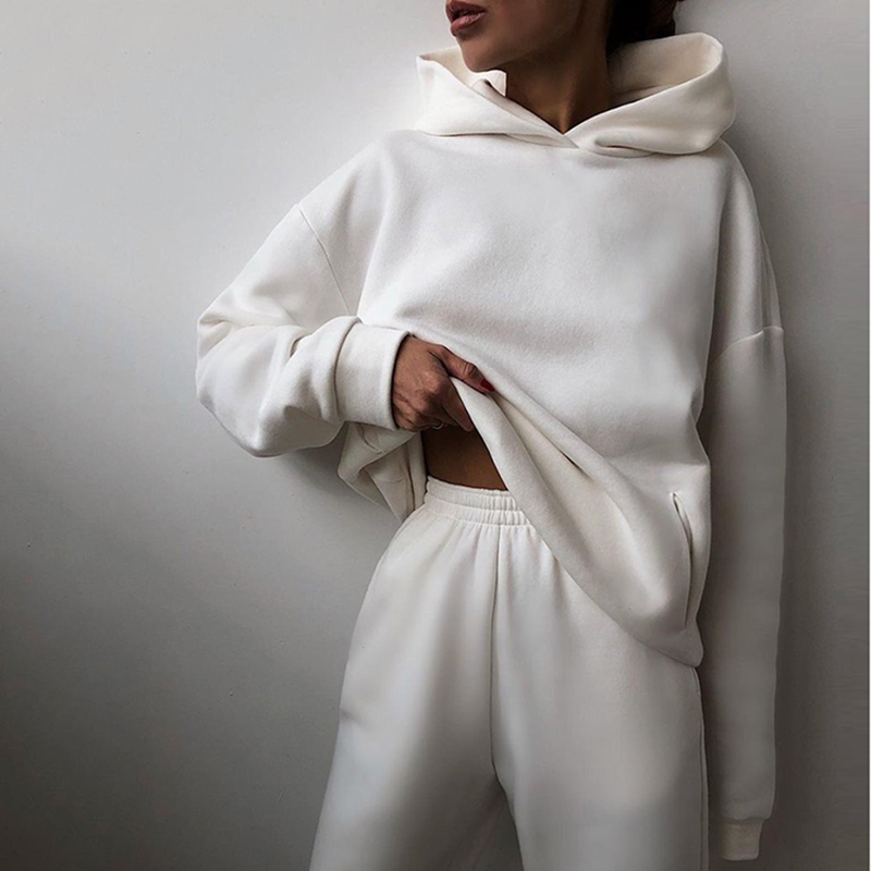Women's Stylish High-Quality Activewear Tracksuit with Functional Design