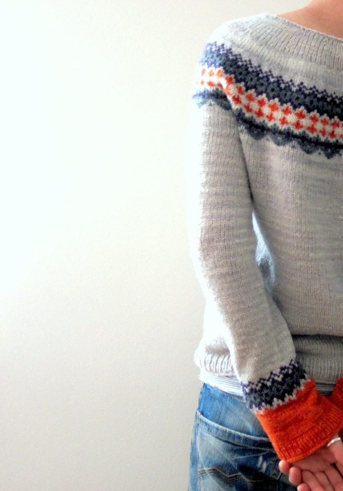 Comfortable Straight Silhouette Grey Jumper for Women | Ideal for Winter