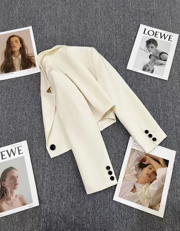 Women's Elegant short loose blazer with buttons | Perfect for Casual Days