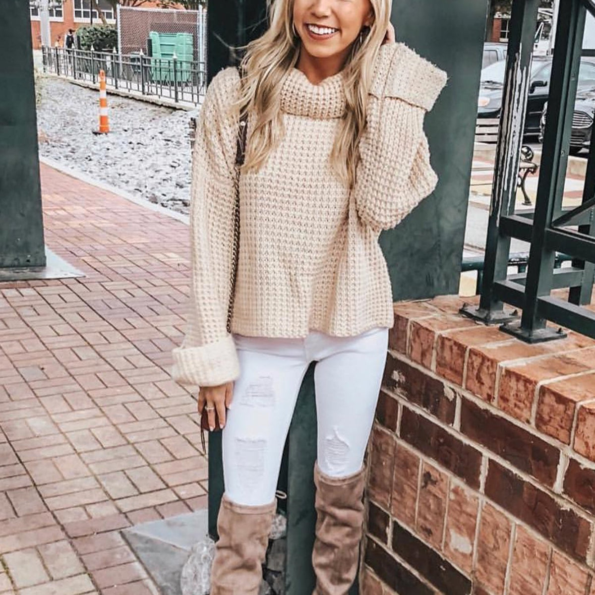 Women's Stylish Knit Turtleneck Jumper with Voluminous Sleeves | Ideal for Winter