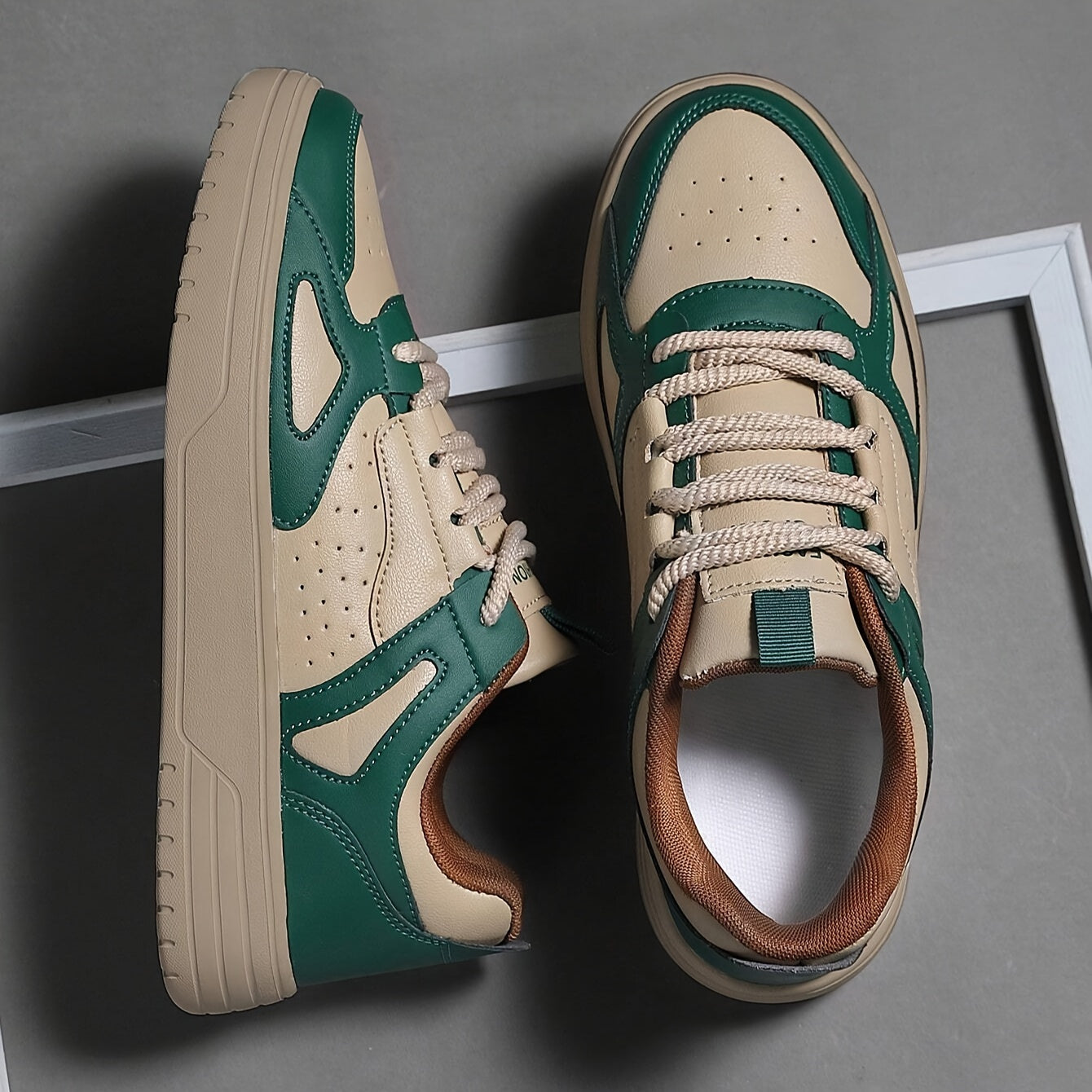 Khaki Green, Khaki