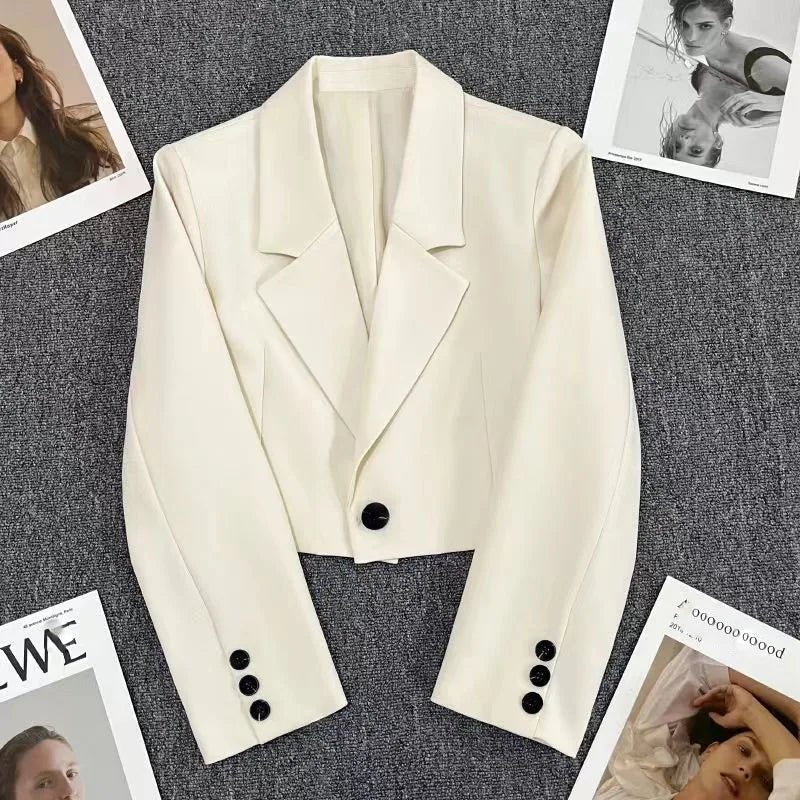 Women's Elegant short loose blazer with buttons | Perfect for Casual Days