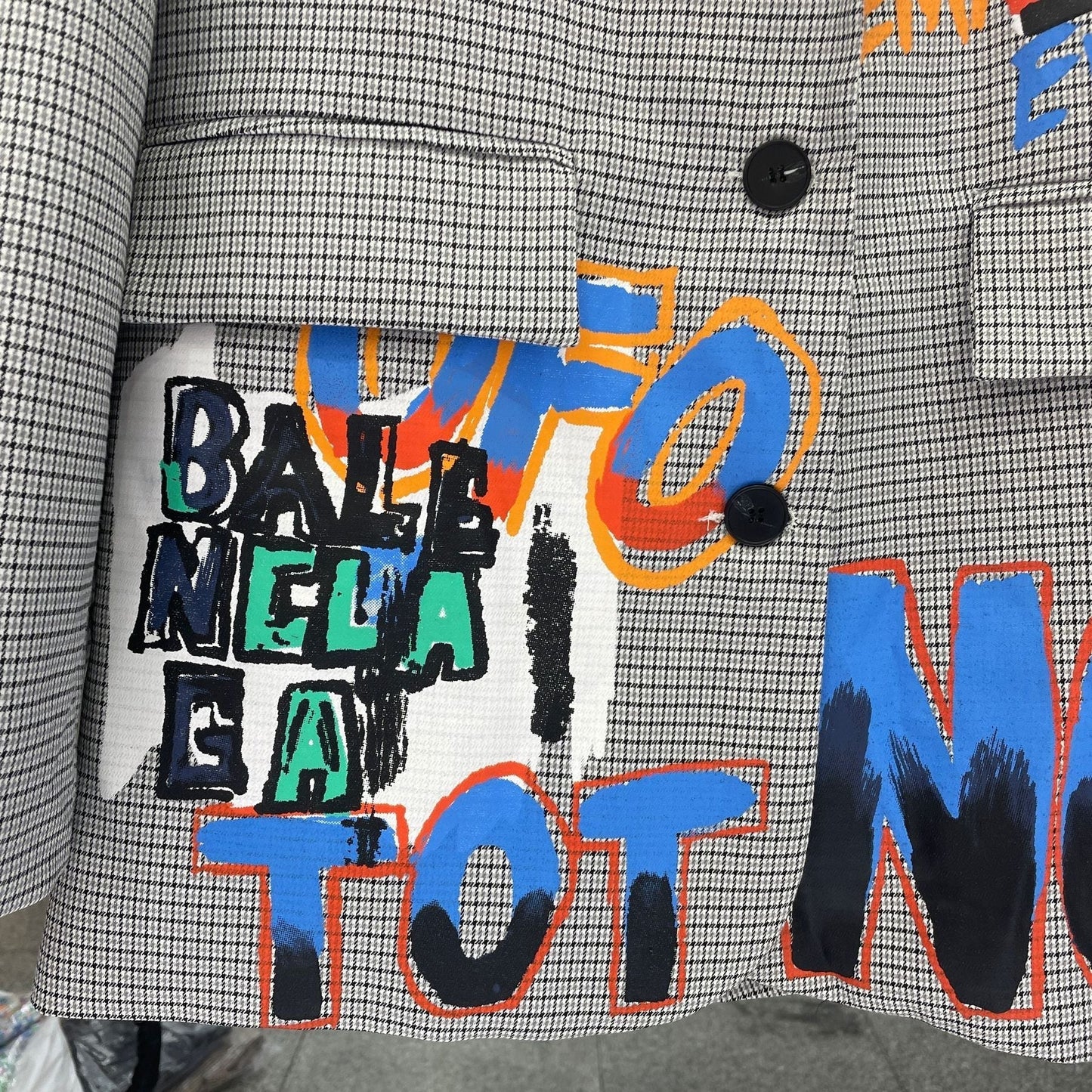 Women's Trendy Blazer with Graffiti Letters and Pockets | Perfect for Casual Days