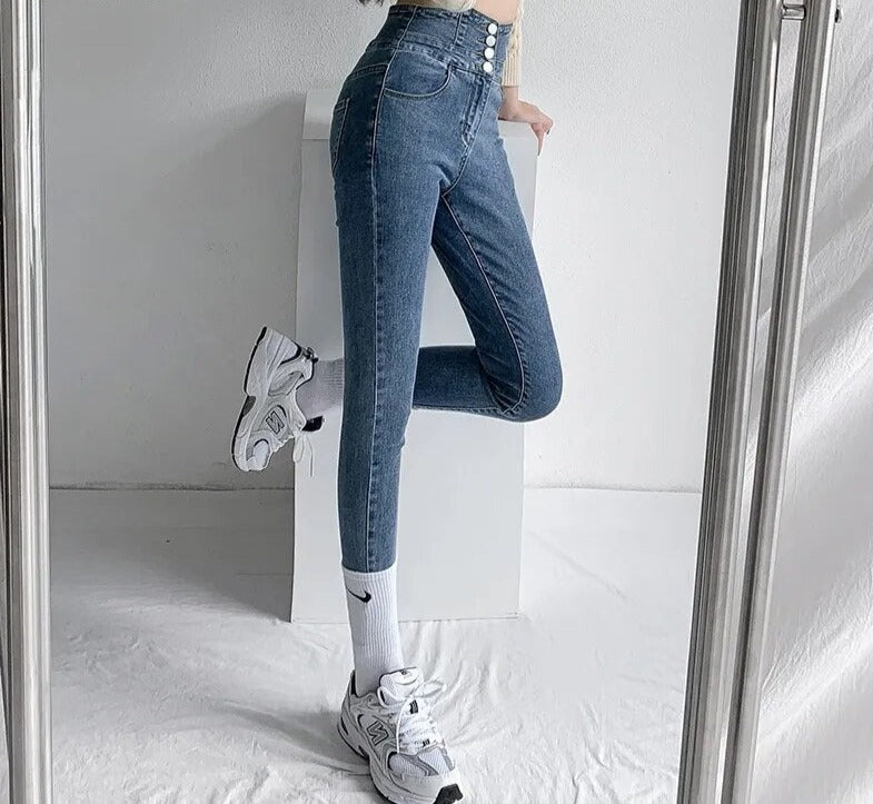 Women's Fashionable Hip Tight Lifting Skinny Jeans | Perfect for Casual Days