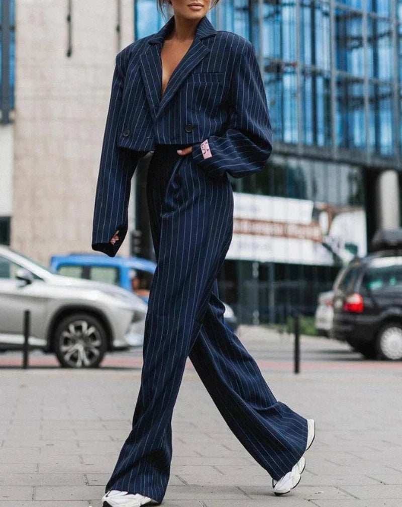 Women’s Suit with Cropped Blazer and Wide-Leg Trousers