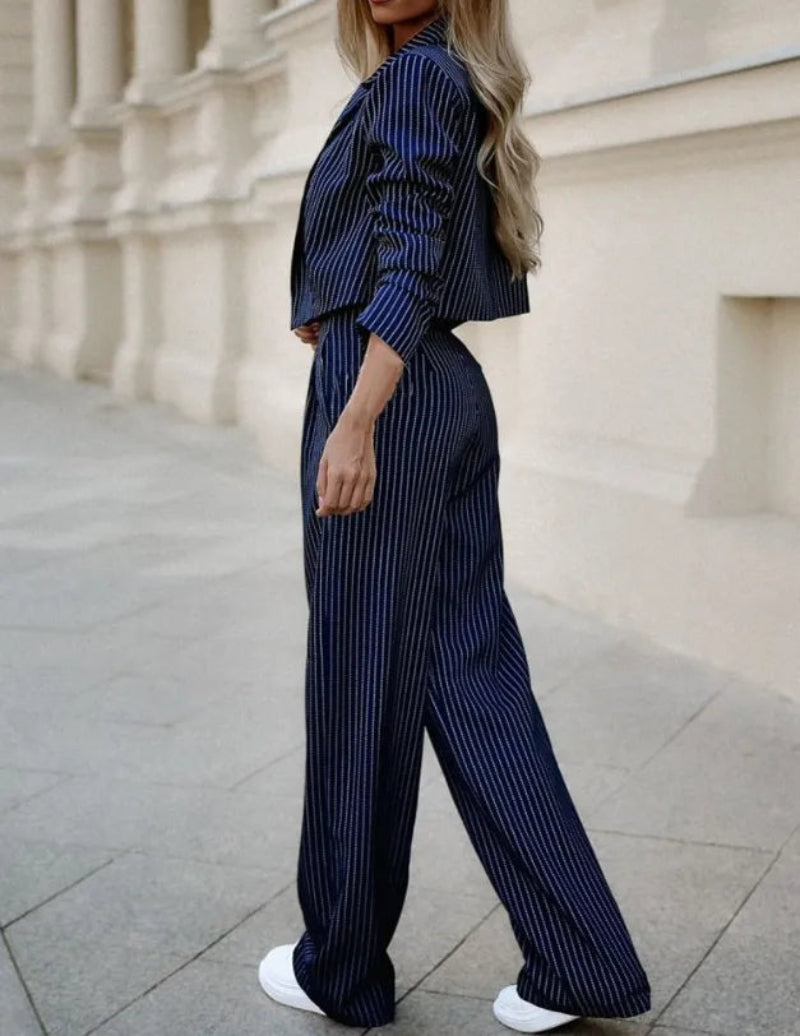 Women’s Suit with Cropped Blazer and Wide-Leg Trousers