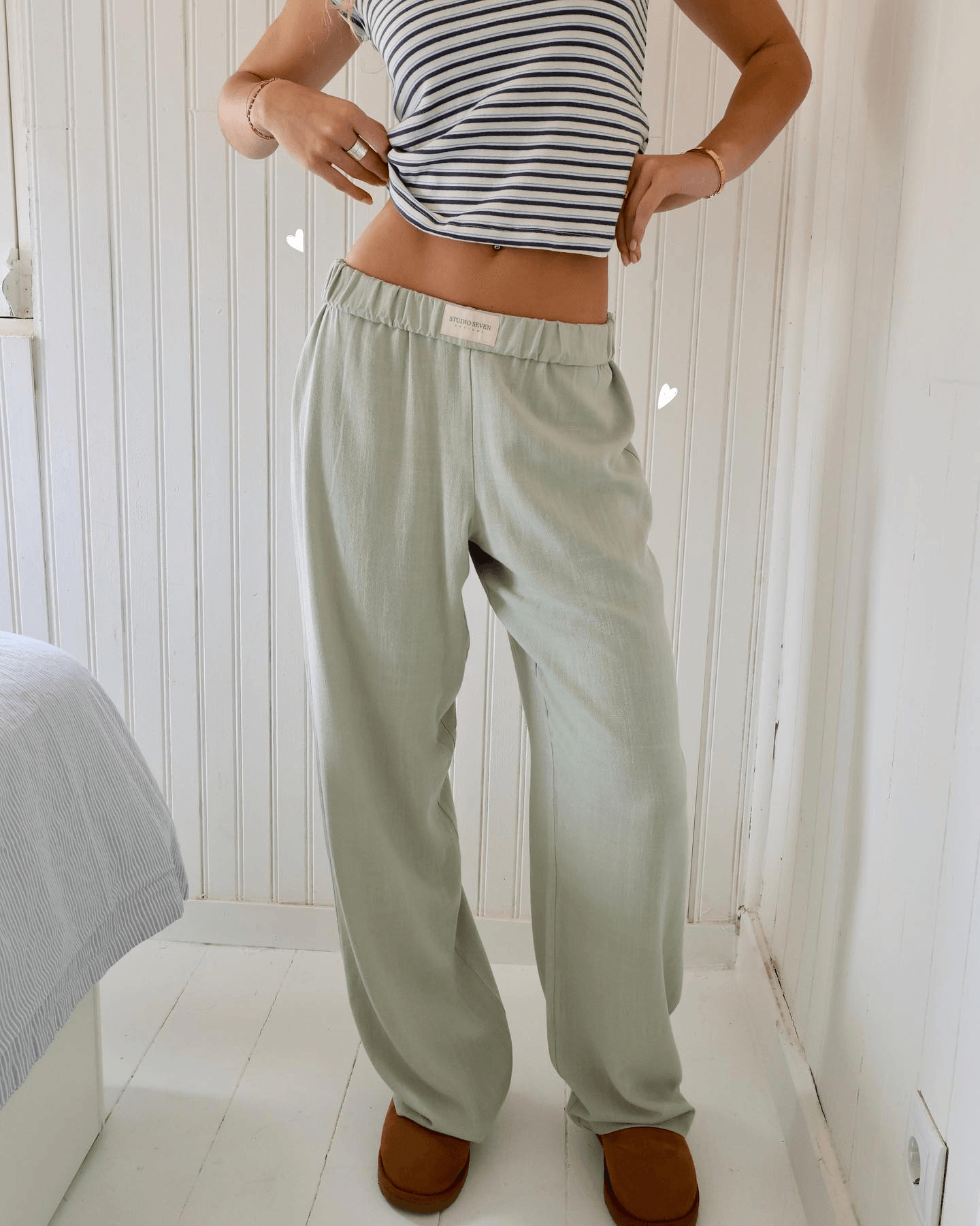 Women's Trousers with Elastic Waistband and Side Pockets