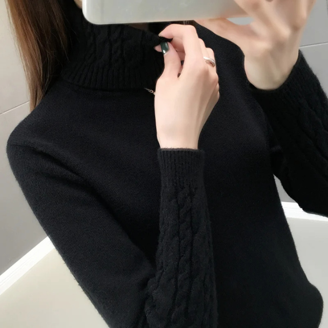 Women's Vintage Turtleneck Jumper with Cable Knit Sleeves | Ideal for Winter