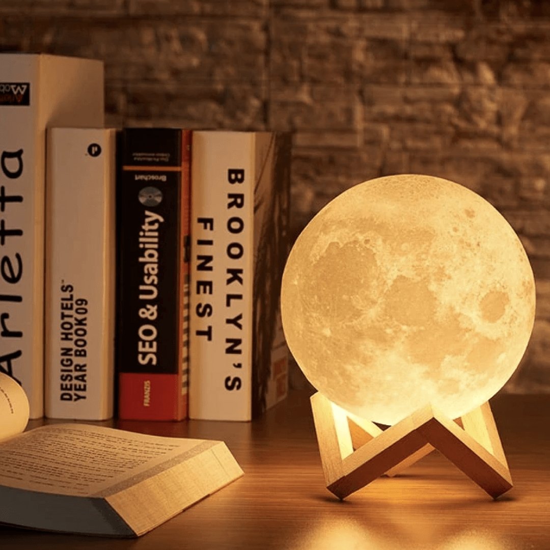 3D Printed Moon Lamp – Touch Control with Adjustable Brightness 2