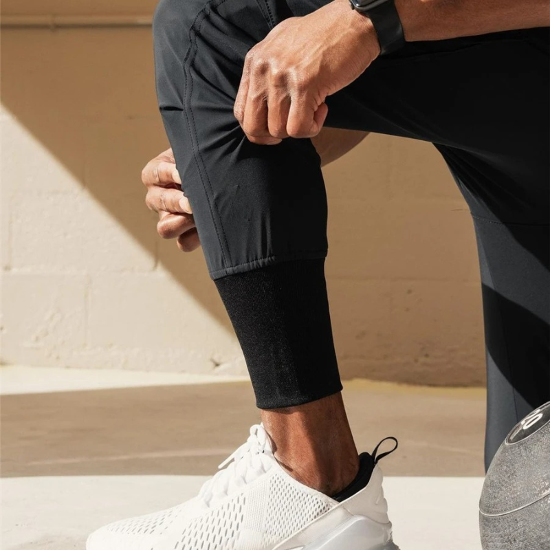 Men's Modern Jogger Cargo Pants with Large Pockets | Perfect for Outdoor Activities