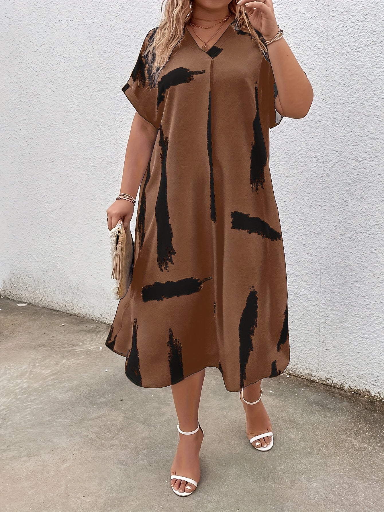 Women's Elegant Plus Size Dress with Flattering Silhouette