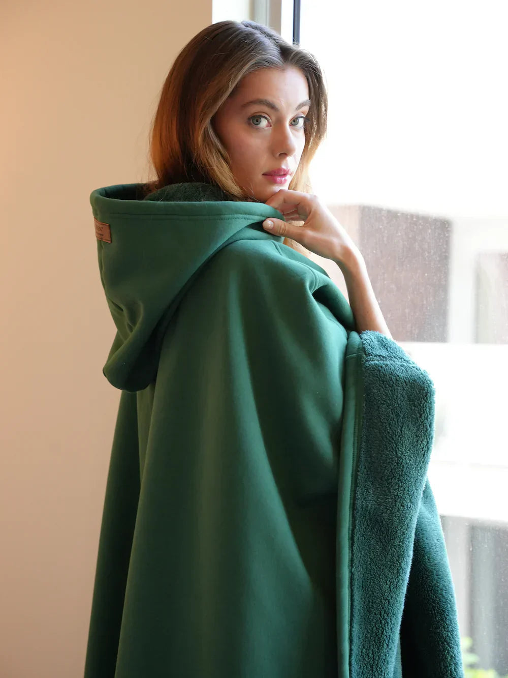 Oversized Hoodie Blanket – Lightweight and Comfortable Design 1