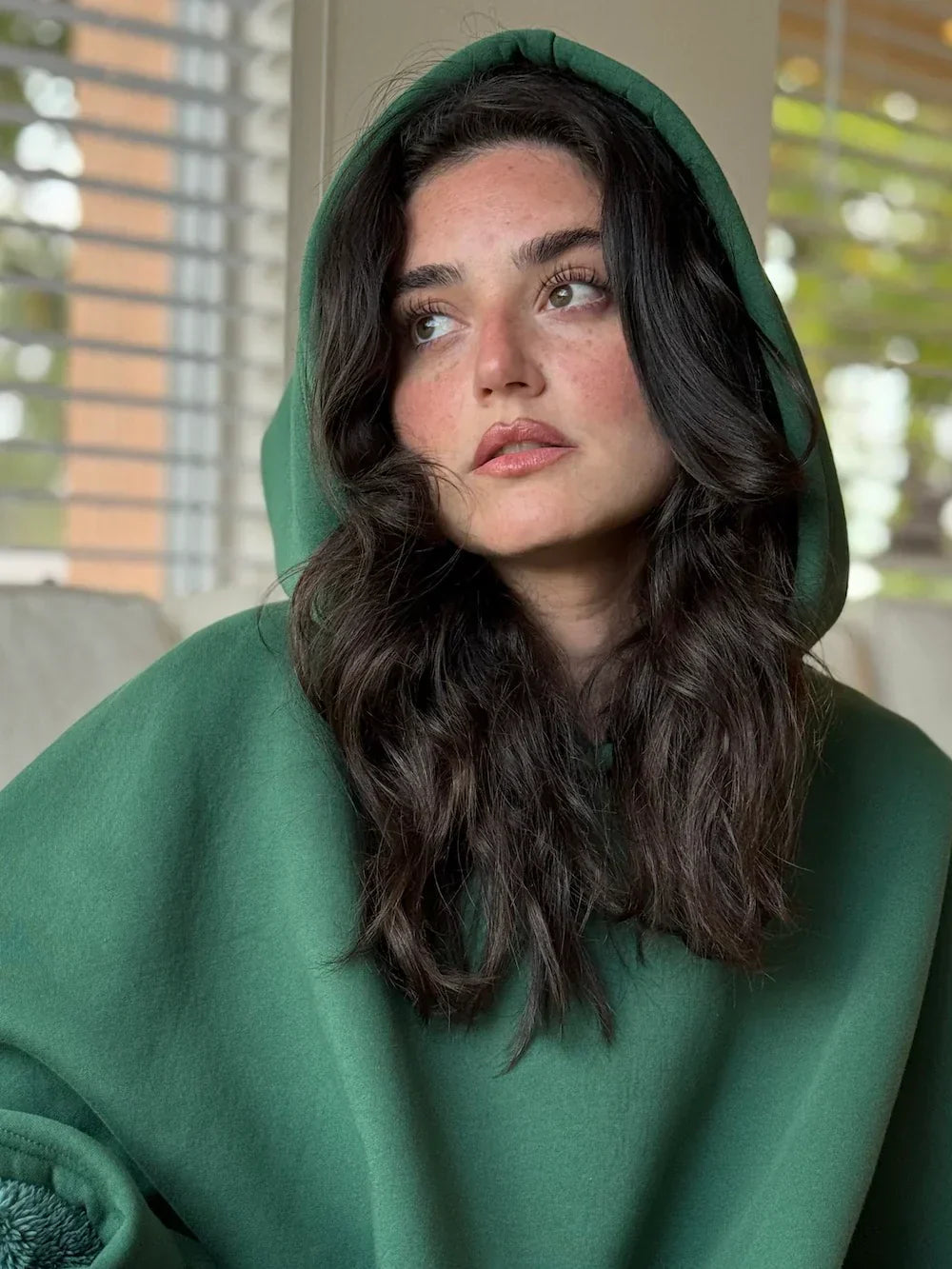 Oversized Hoodie Blanket – Lightweight and Comfortable Design 2