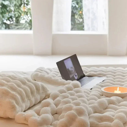 Plush Blanket – Soft and Foldable for Year-Round Comfort 6