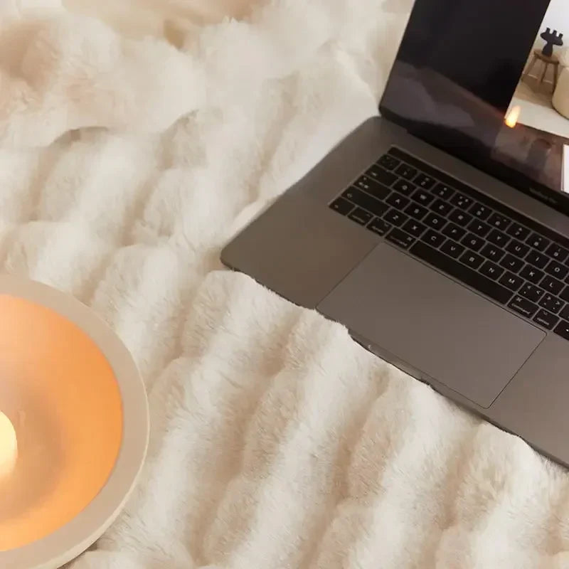 Plush Blanket – Soft and Foldable for Year-Round Comfort 7