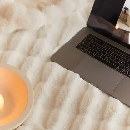 Plush Blanket – Soft and Foldable for Year-Round Comfort 7