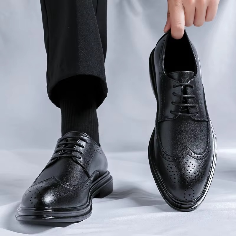 Men's Vintage Brogue Wingtip Detail Shoes | Ideal for All Seasons