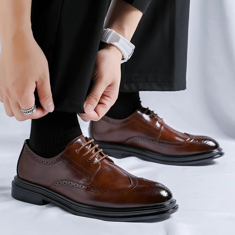 Men's Vintage Brogue Wingtip Detail Shoes | Ideal for All Seasons