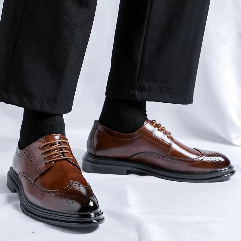 Men's Vintage Brogue Wingtip Detail Shoes | Ideal for All Seasons