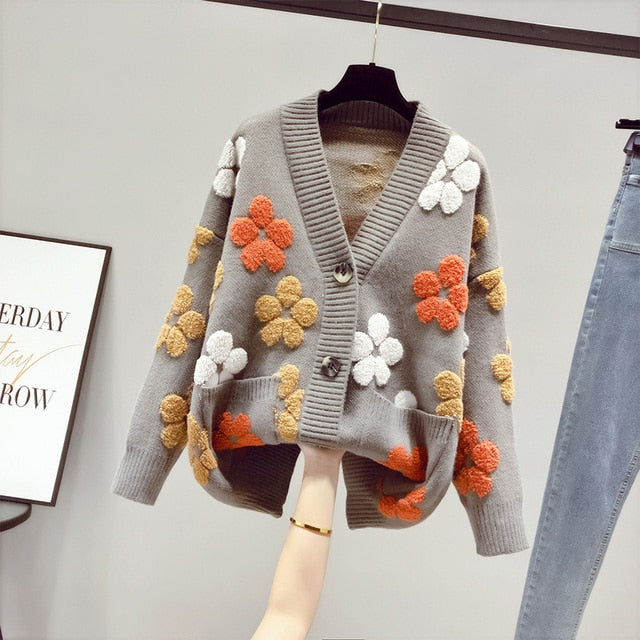 Women's Radiant Floral Design Cashmere Knit Cardigan with Buttons and Pockets | Ideal for Winter