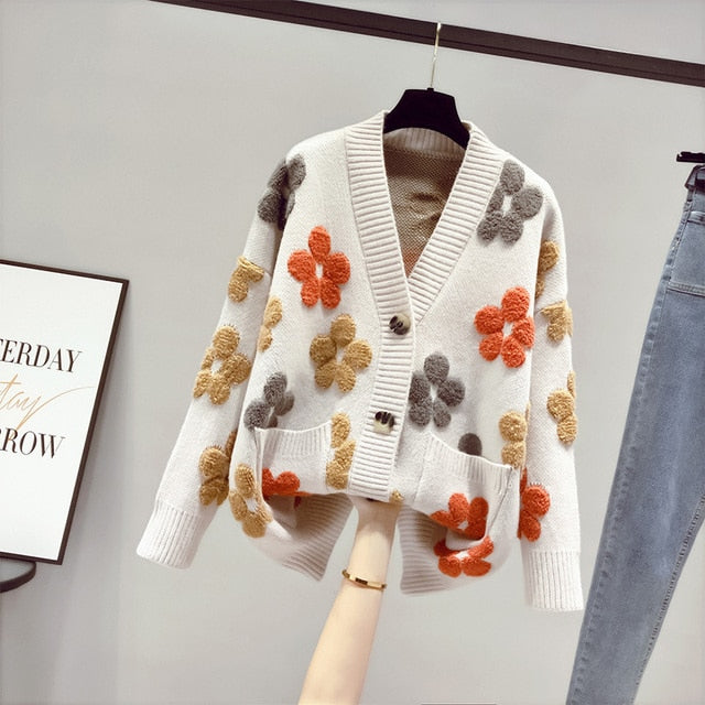 Women's Radiant Floral Design Cashmere Knit Cardigan with Buttons and Pockets | Ideal for Winter