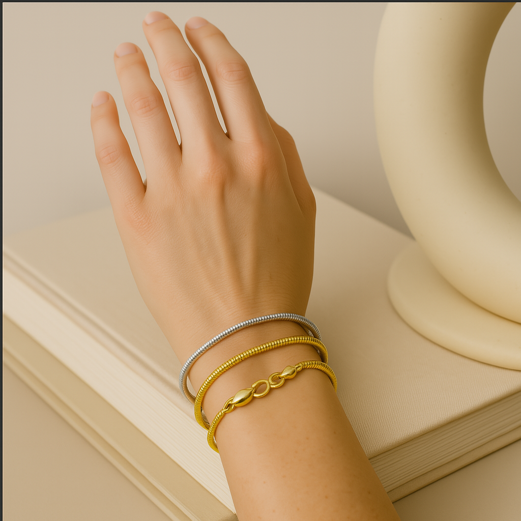 Women's Bracelet with Minimalist Design and Snake Clasp 0