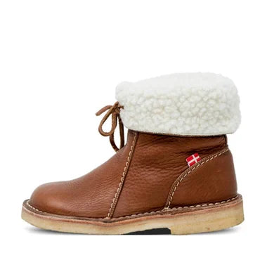 Women's Classic Boots with Timeless Design