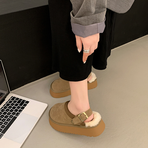 Women's Clogs with Adjustable Straps