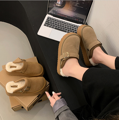 Women's Clogs with Adjustable Straps