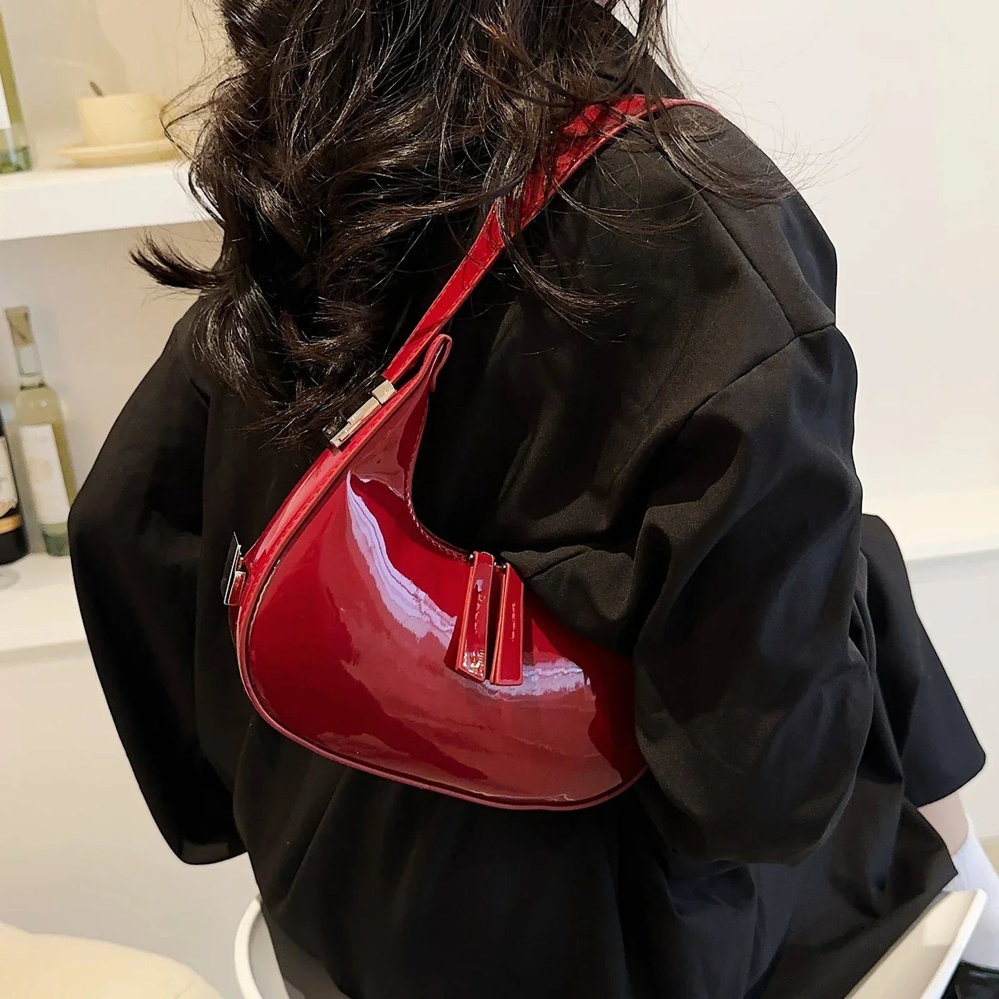 Women’s Crescent-Shaped Shoulder Bag for Daily Use 2