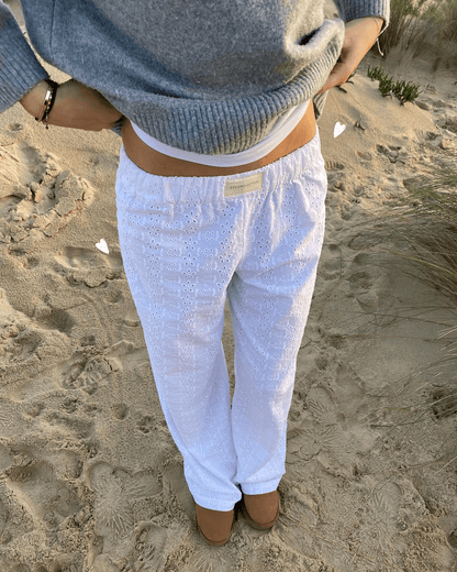 Women's Trousers with Elastic Waistband and Side Pockets