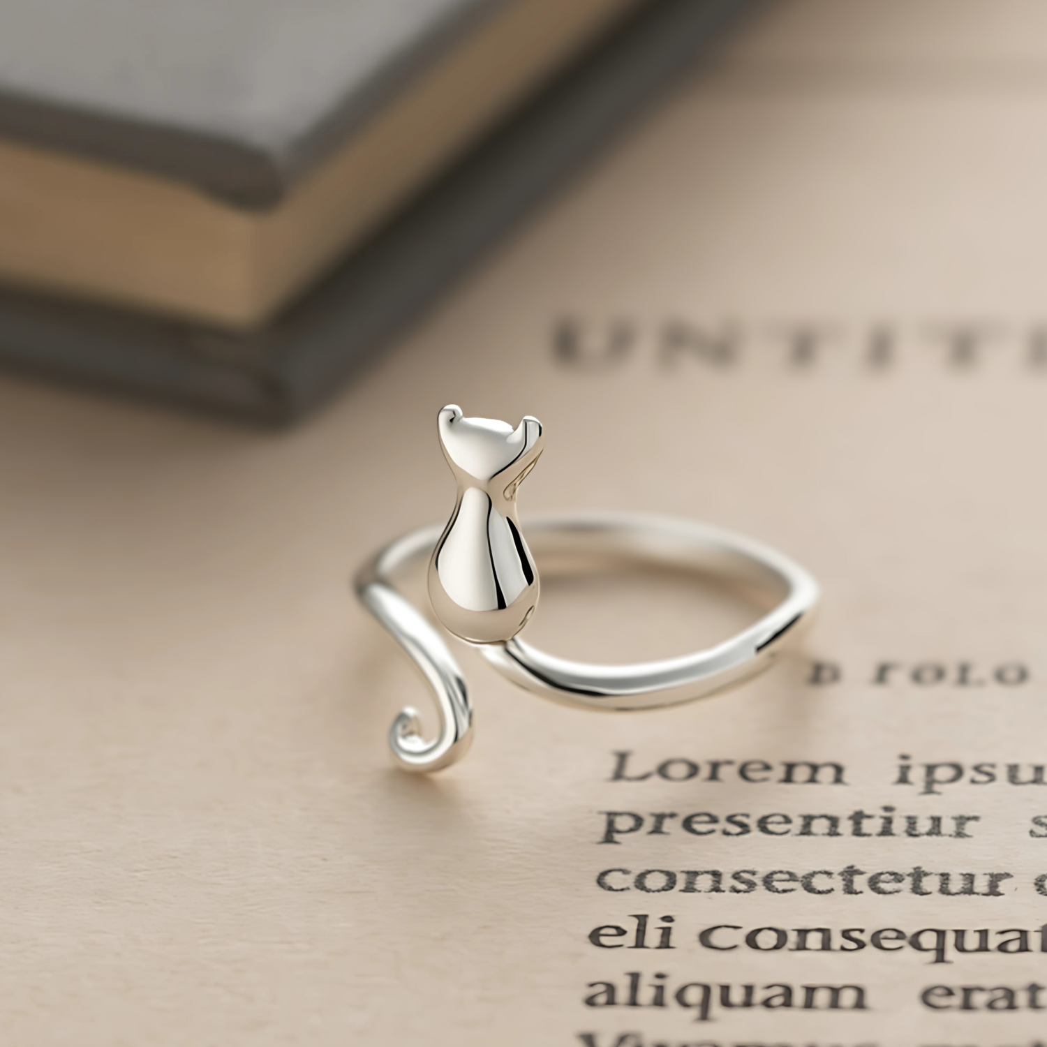 Women’s Ring with Cat-Inspired Design 2