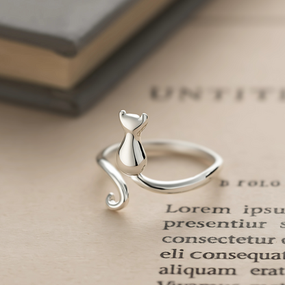 Women’s Ring with Cat-Inspired Design 2