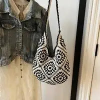 Women’s Shoulder Bag for Beach and Travel Use 10