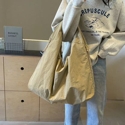 Women’s Shoulder Bag with Spacious Interior 5