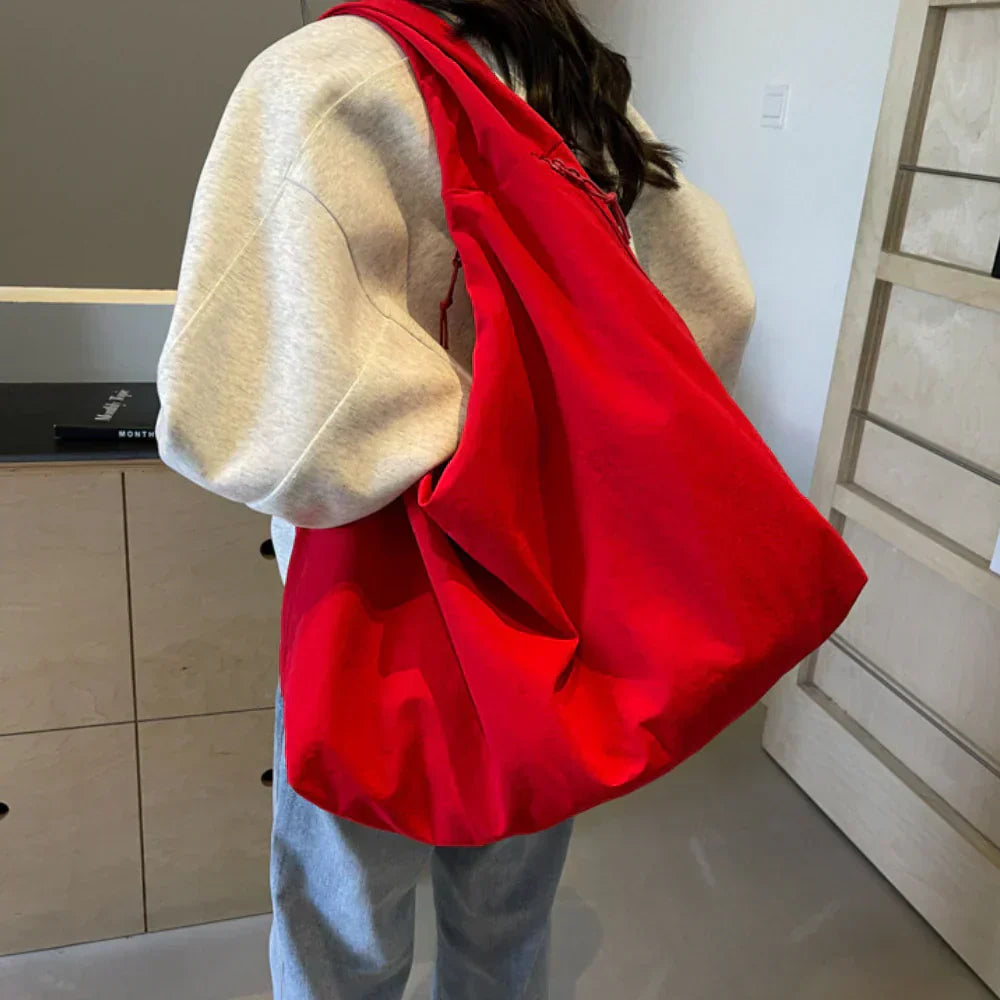 Women’s Shoulder Bag with Spacious Interior 8