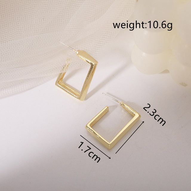 Women’s Stud Earrings with Circular Design 4