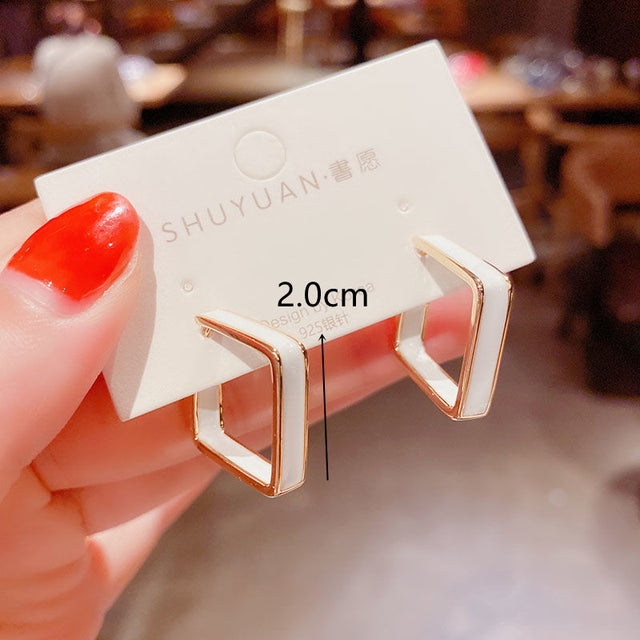 Women’s Stud Earrings with Circular Design 5