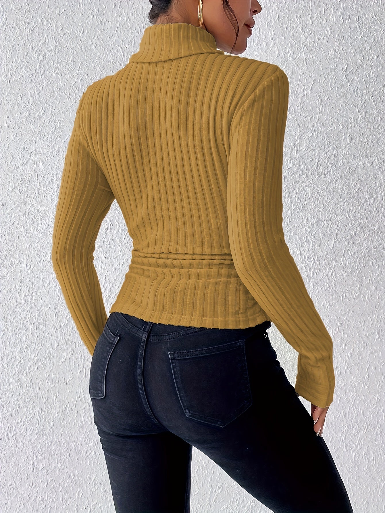 Women's Elegant Turtleneck Jumper in Slim Fit and Solid Colour | Ideal for Winter