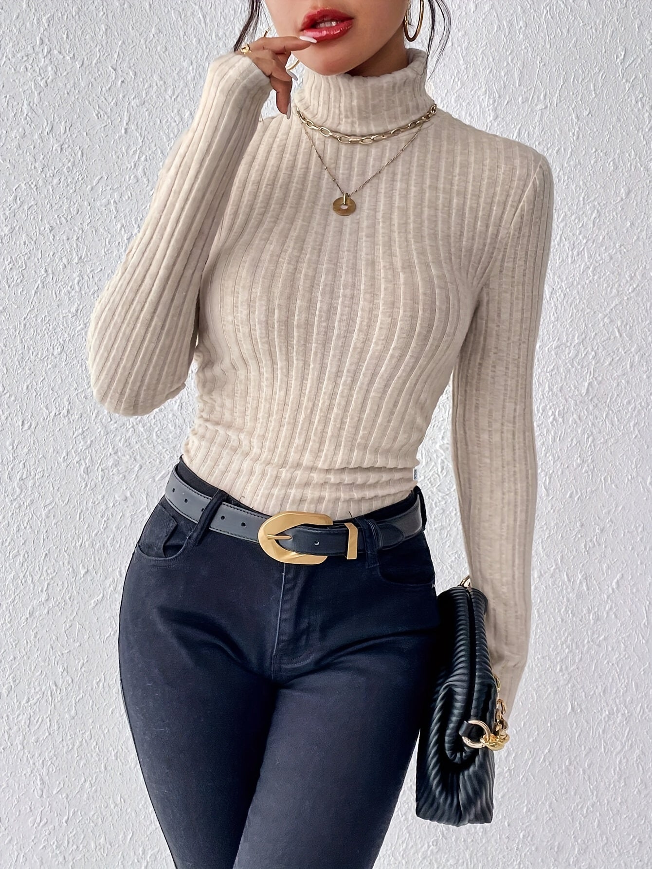 Women's Elegant Turtleneck Jumper in Slim Fit and Solid Colour | Ideal for Winter