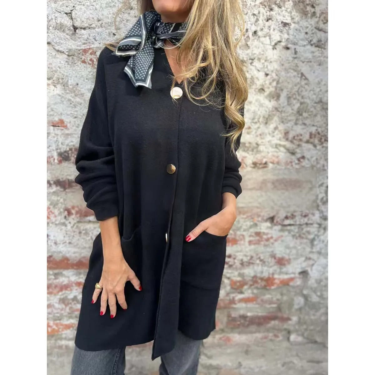 Women's Elegant Long Wool Cardigan with Buttons and Pockets | Ideal fore Winter