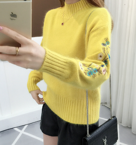 Women's Warm Turtleneck Jumper with Floral Embroidery | Ideal for Winter