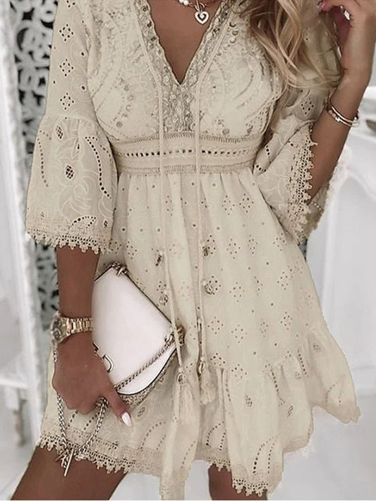 https://cdn.shopify.com/s/files/1/0880/6714/6072/files/muller-mode-rahel-kleid-atmungsaktiv-kleider-520703.jpg?v=1740313575